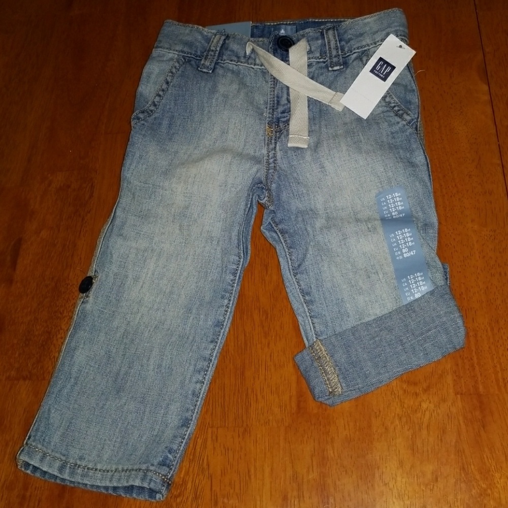 Boy's 12-18 month Gap jeans!! NEW!